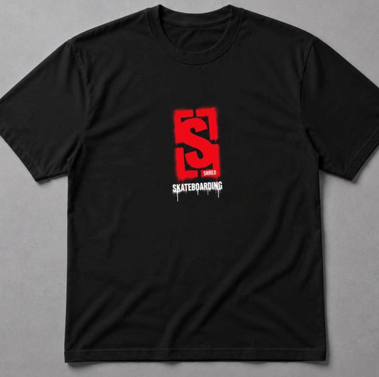 Vue avant du t-shirt noir Shred Skateboarding avec logo rouge Original style graffiti